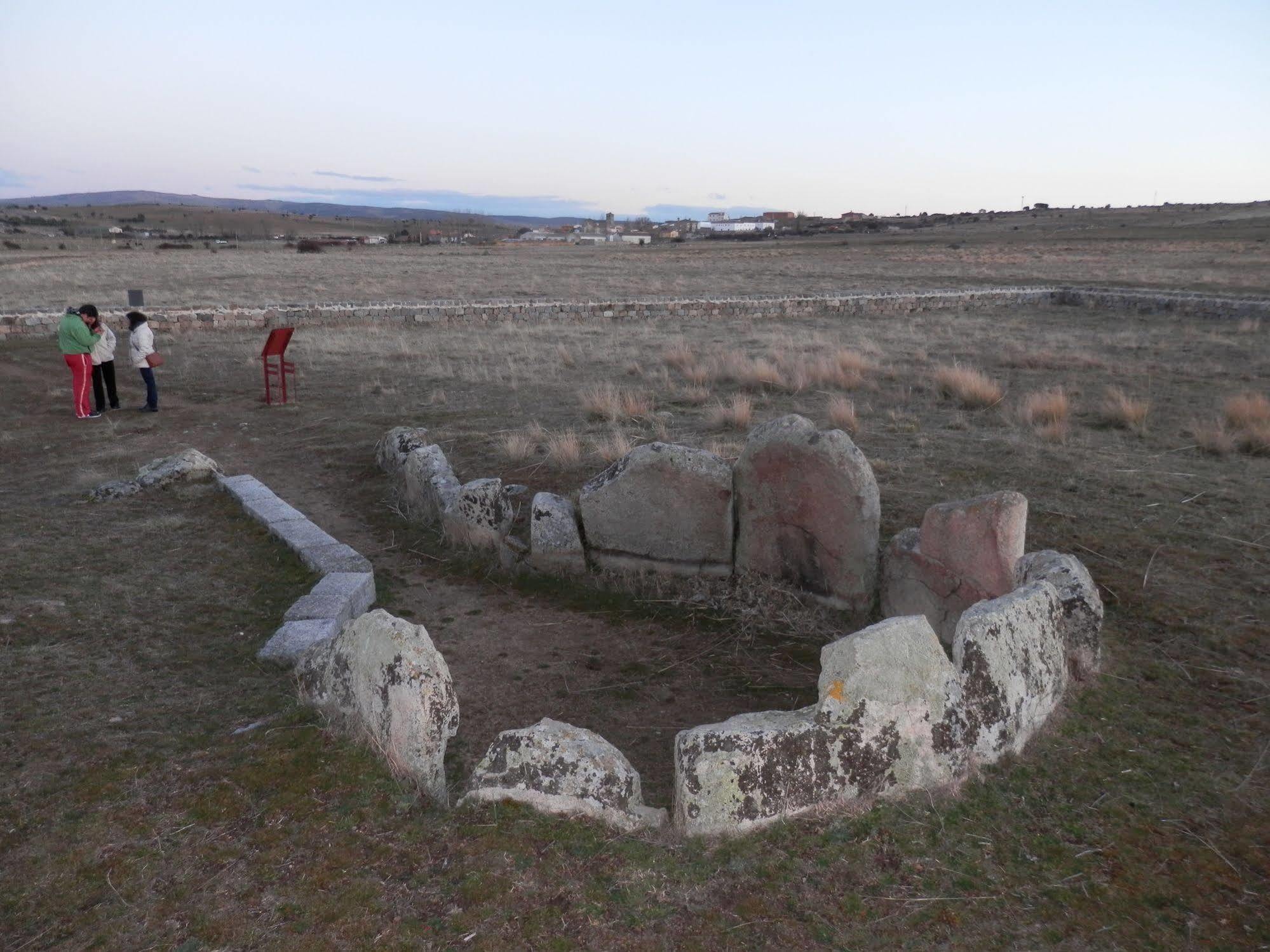 Casa Rural El Dolmen Bernuy-Salinero Eksteriør bilde